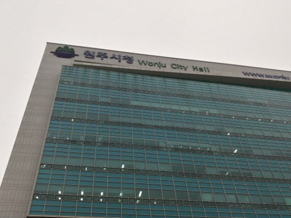 18일 원주시는 국토교통부가 주관하는 원주 단계공원 공공지원민간임대주택 공급촉진지구 전략환경영향평가 초안 설명회가 19일 강원도 경제진흥원에서 개최한다고 밝혔다.