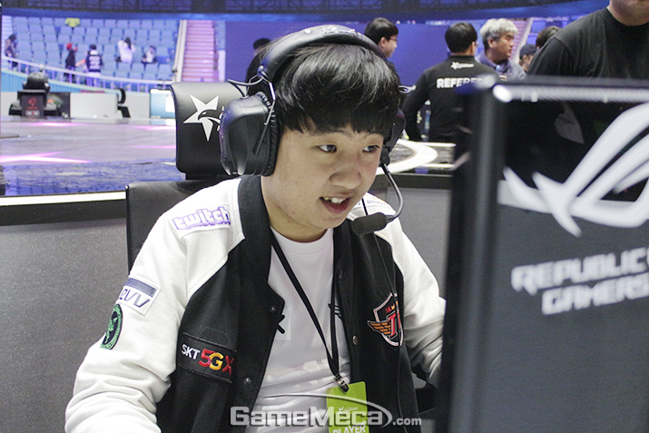 ▲ 경기석은 부스 없이 개방되어 있다 (사진: 게임메카 촬영)