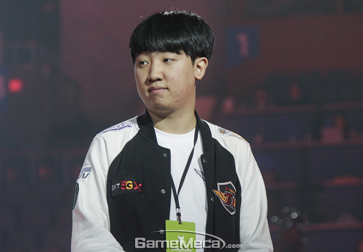 ▲ SKT 선수들 역시 경기 준비가 한창이다 (사진: 게임메카 촬영)