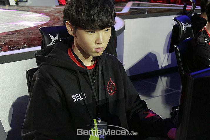 ▲ 반가운 얼굴도 있었다, SKT 최병훈 전 감독과 '블랭크', '후니' (사진: 게임메카 촬영)