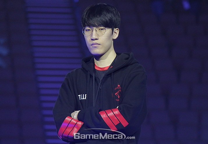 ▲ 이 쪽도 만만치 않다, 위부터 '칸', '클리드', '페이커', '테디', '마타' (사진: 게임메카 촬영)