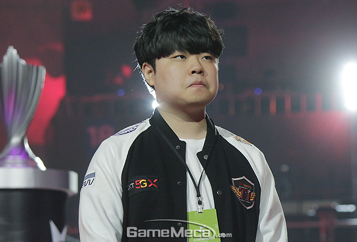 ▲ 트로피도 준비 완료! (사진: 게임메카 촬영)