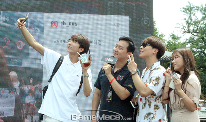 ▲ 역시 남는 것은 사진이다 (사진: 게임메카 촬영)