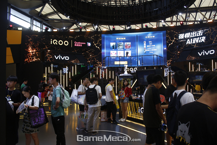 ▲ 갑자기 분위기 스포츠카 (사진: 게임메카 촬영)