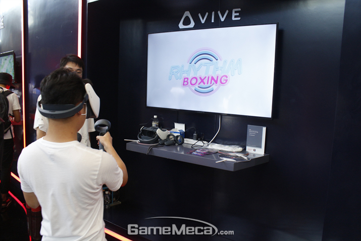 ▲ 바이브를 위주로 한 VR부터 (사진: 게임메카 촬영)