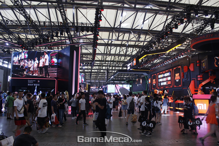 ▲ E2관에 자리잡은 퀄컴 전용관 전경 (사진: 게임메카 촬영)