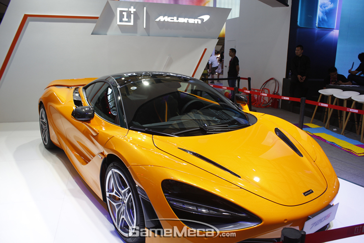 ▲ 다음은 인텔 관으로 넘어가 보자. 퀄컴 관과 규모 자체는 똑같다 (사진: 게임메카 촬영)