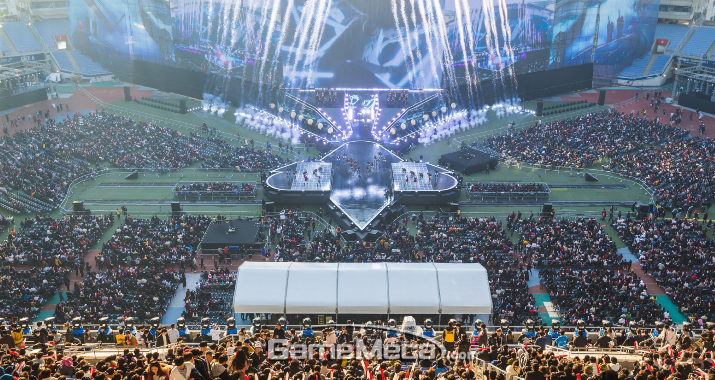 ▲ 라이엇게임즈가 처음으로 방송연출까지 주관했던 '2018 리그 오브 레전드 월드 챔피언십' (사진: 게임메카 촬영)