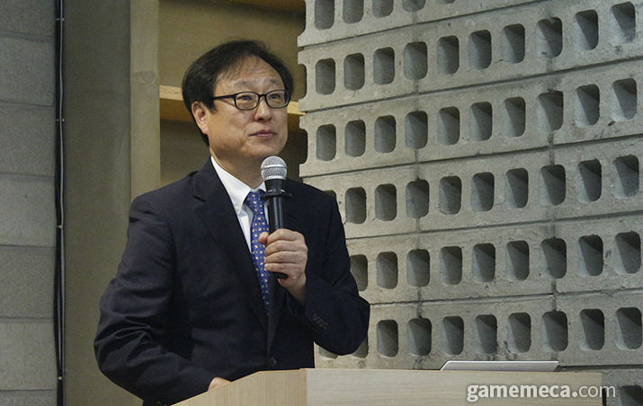 ▲ 위원장을 맡은 한신대 문철수 교수 (사진: 게임메카 촬영)