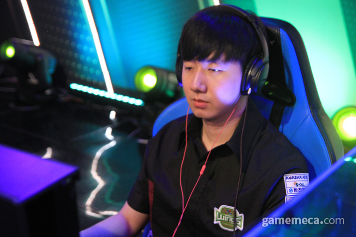 ▲ 이병렬은 "땅굴망 전략은 즉흥으로 생각해낸 전략"이라고 말했다 (사진: 게임메카 촬영)