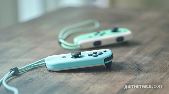 ▲ 에메랄드빛 바다를 연상케하는 조이콘 (사진출처: 한국닌텐도 공식 웹페이지)