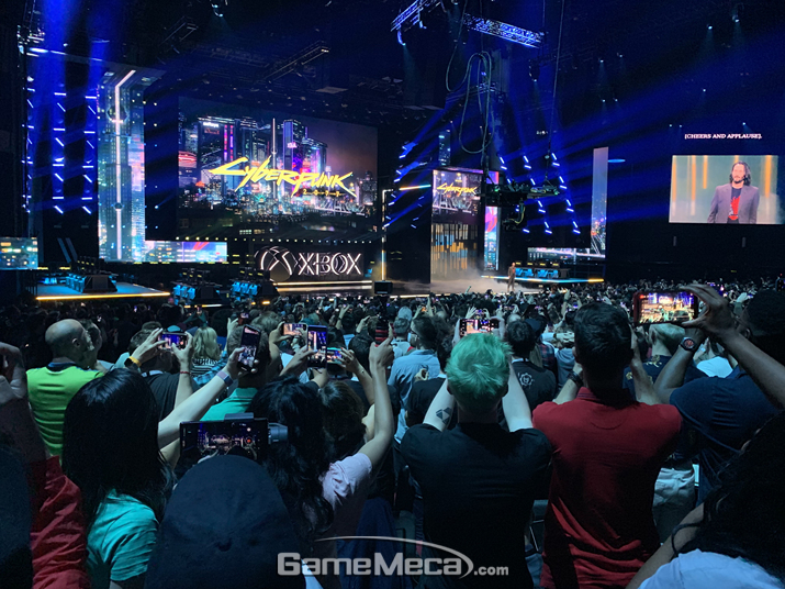 ▲ E3 2018을 뜨겁게 달군 키아누 리브스 (사진: 게임메카 촬영)