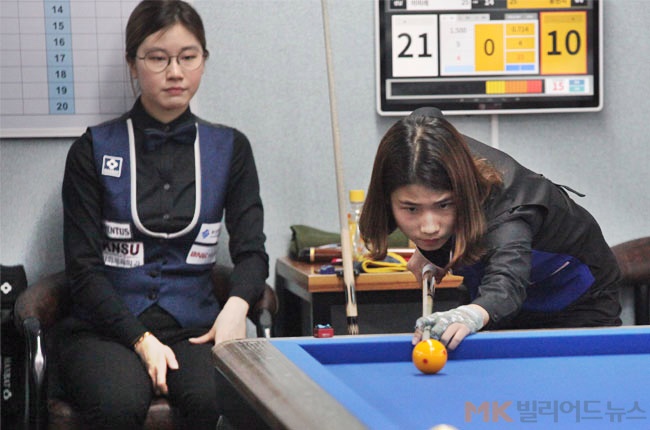 용현지는 지난해 공동 3위에 입상한 부산시장배를 가장 기억에 남으면서도 아쉬운 대회로 꼽았다. 사진은 부산시장배 대회 4강전에서 이미래(성남)를 상대로 경기를 펼치고 있는 용현지.