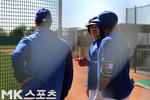 우드워드 감독은 추신수를 젊은 선수들이 보고 배워야 할 본보기라 평했다. 사진(美 서프라이즈)= 김재호 특파원