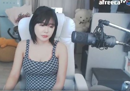 류지혜가 음주 방송으로 물의를 일으켰다. 사진=아프리카티비(TV) BJ류지혜 방송 캡처