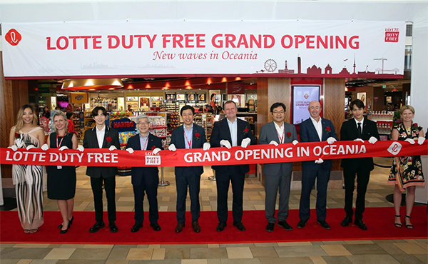 Lotte Duty Free store"s opening ceremony at Brisbane International Airport on Mar. 25, 2019. [Photo provided by Lotte Duty Free]