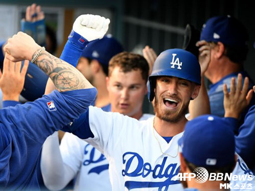 벨린저는 1회 초대형 홈런을 터트렸다. 사진(美 로스앤젤레스)=ⓒAFPBBNews = News1