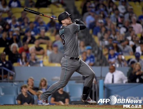 애리조나 포수 켈리는 홈런 두 방으로 다저스를 잠재웠다. 사진(美 로스앤젤레스)=ⓒAFPBBNews = News1