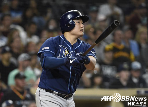 최지만이 7회 투런 홈런을 치고 있다. 사진(美 샌디에이고)=ⓒAFPBBNews = News1