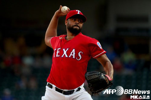 텍사스 선발 파야노는 대량 실점을 면치 못했다. 사진(美 알링턴)=ⓒAFPBBNews = News1