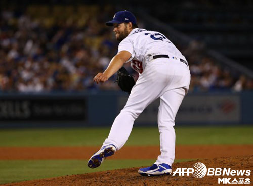 커쇼는 샌디 쿠팩스의 통산 승리 기록을 넘어섰다. 사진(美 로스앤젤레스)=ⓒAFPBBNews = News1