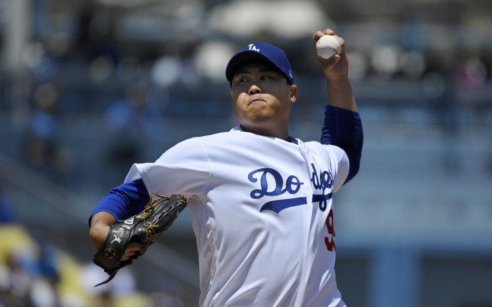 한미 통산 150승 쌓은 류현진의 역투 [AP = 연합뉴스]