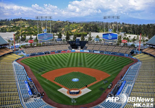 다저스타디움이 그물망을 확대한다. 사진=ⓒAFPBBNews = News1