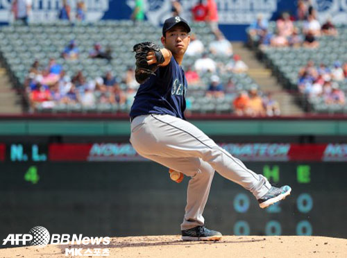 시애틀 선발 기쿠치는 5이닝 3실점으로 승리투수가 됐다. 사진(美 알링턴)=ⓒAFPBBNews = News1