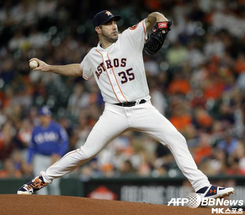 휴스턴 선발 저스틴 벌랜더가 역투하고 있다. 사진(美 휴스턴)=ⓒAFPBBNews = News1