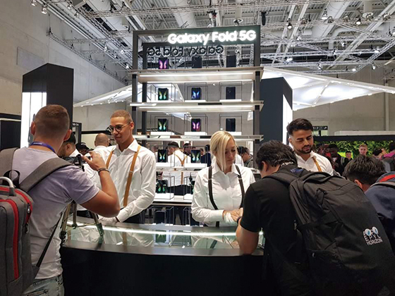 IFA 삼성 부스에 전시된 갤럭시 폴드