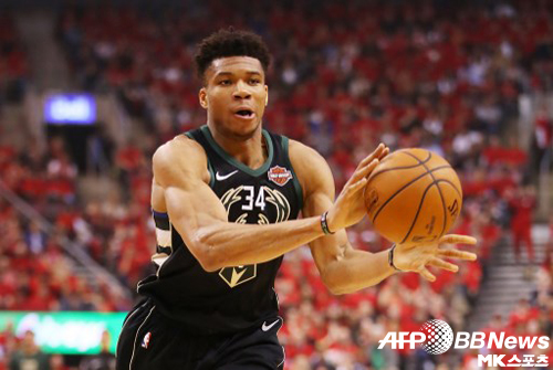 밀워키는 내년 여름에 안테토쿤포에게 계약 연장을 제시할 수 있다. 사진=ⓒAFPBBNews = News1