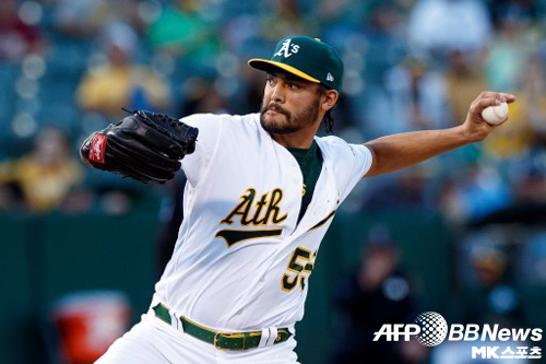 오클랜드는 선발 마나에아를 비롯한 11명의 투수를 포함시켰다. 사진=ⓒAFPBBNews = News1