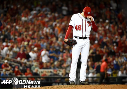 6회 구원 등판한 코빈은 대량 실점을 허용했다. 사진(美 워싱턴DC)=ⓒAFPBBNews = News1