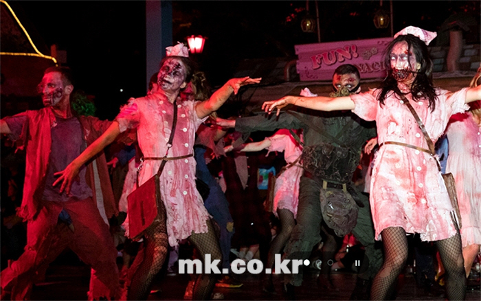 통제구역 M 공연 모습 [사진 롯데월드 홈페이지]