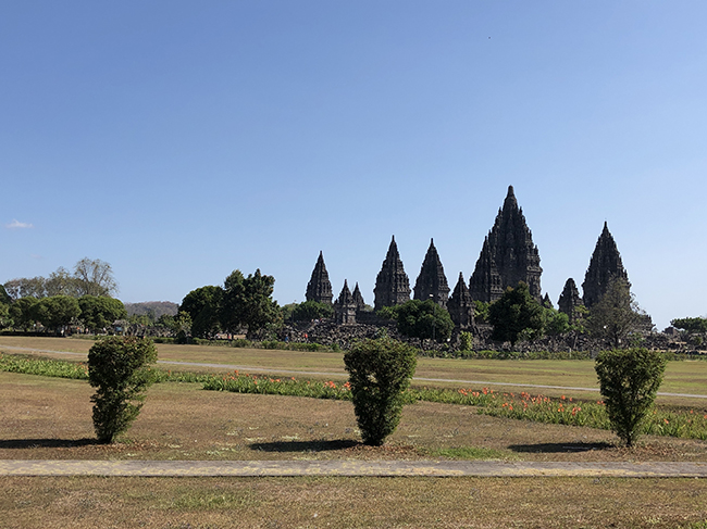무슬림 국가 인도네시아에서 만날 수 있는 세계적 힌두교 유적 쁘람바난 사원