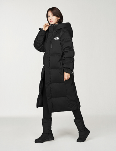 수퍼 에어 다운 코트를 착용한 노스페이스 모델 신민아. [사진 제공 = 영원아웃도어]