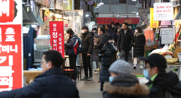 평소보다 방문객이 줄어든 종로 통인시장 전경. [매경DB]