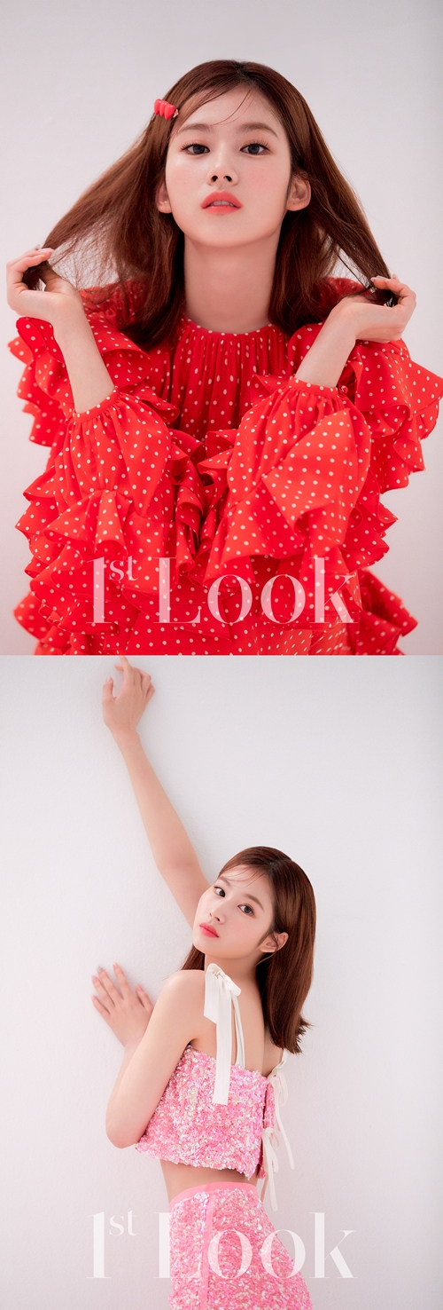 트와이스 사나가 데뷔 후 첫 단독 화보를 진행했다. 사진=퍼스트룩