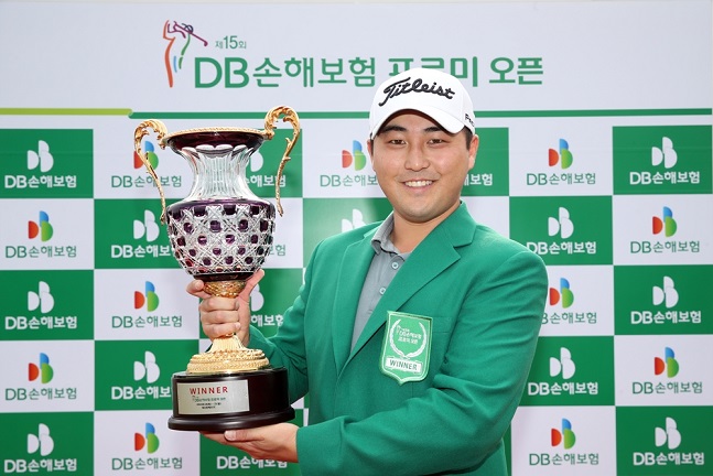 제15회 DB손해보험 프로미 오픈 챔피언 이태훈. 사진=한국프로골프협회 제공