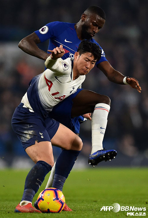 안토니오 뤼디거는 신종 코로나바이러스 감염증(코로나19) 여파로 독일 베를린의 샤리테 병원에 기부금을 전달했다. 기부금은 의료진의 식사에 쓰인다. 사진=ⓒAFPBBNews = News1