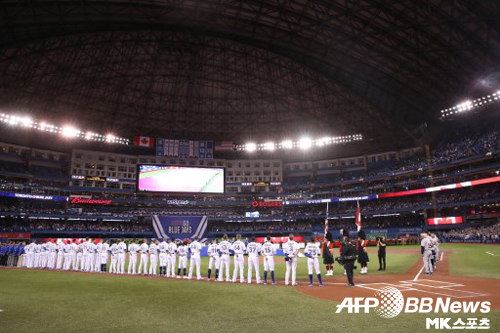 정규 시즌이 거의 끝나가던 시기 시즌이 중단된 NBA NHL과 달리 메이저리그는 시즌 개막 직전 중단됐다. 사진은 지난해 토론토의 홈 개막전 모습. 사진=ⓒAFPBBNews = News1