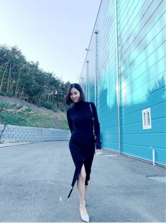 송윤아가 사진을 통해 근황을 알렸다.사진=송윤아 SNS