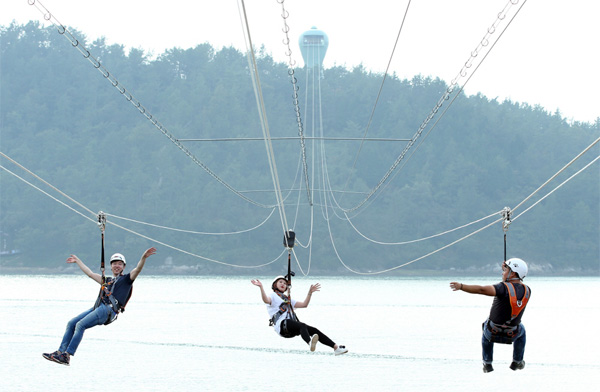 체험의 섬으로 꼽힌 전남 강진군 가우도. 집트랙, 해상 복합 낚시터 등이 인기가 많다.