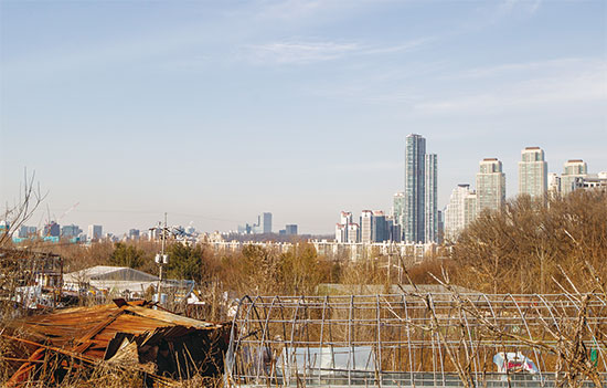 구룡마을 개발이 본격화될 것으로 예상되지만 서울시와 거주민 간 입장 차이는 여전하다. <사진 : 최영재 기자>