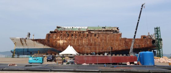 전남 목포신항에 거치된 세월호 선체 [연합뉴스]