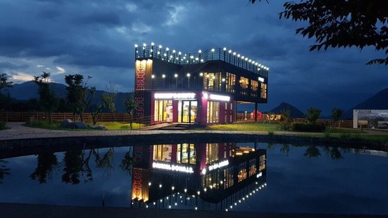 지리산 전망이 좋은 황전휴게소 힐링전망대. [사진 한국도로공사]