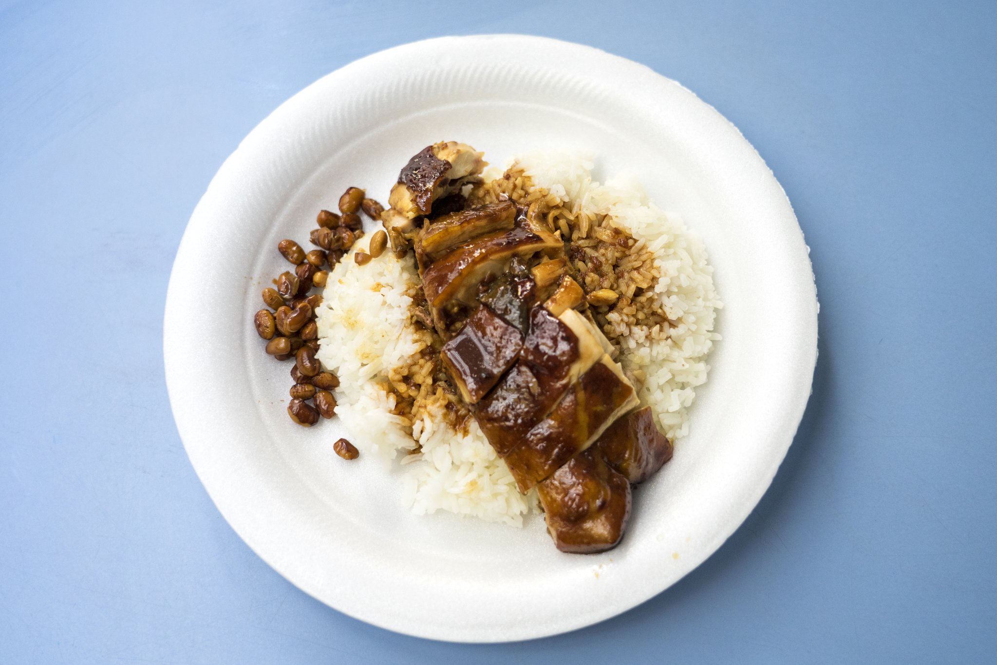 호커 찬의 치킨라이스. 한국 돈으로 약 1600원이다. 백종현 기자