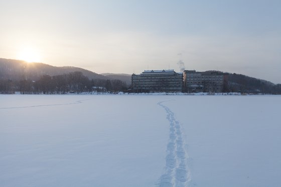 아바시리호의 고즈넉한 정취를 감상하기 좋은 료칸 '아바시리코소'. 최승표 기자