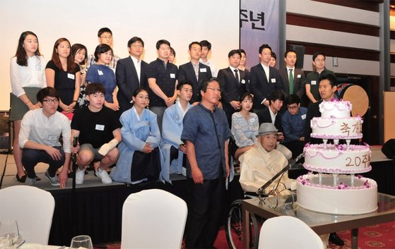 2016년 민사고에서 개교 20주년 행사가 열렸다. 최명재 설립자가 참석한 가장 최근 공식행사로 언론에 최초 공개된 사진이다. / 사진:민족사관고