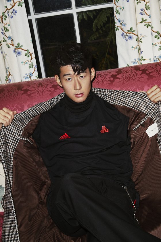 ‘축구 스타’ 손흥민이 경기장 안에서뿐 아니라 밖에서는 광고모델로도 주가를 올리고 있다. 현재 그는 스포츠용품의 모델로 활동 중이다. [사진 아디다스]